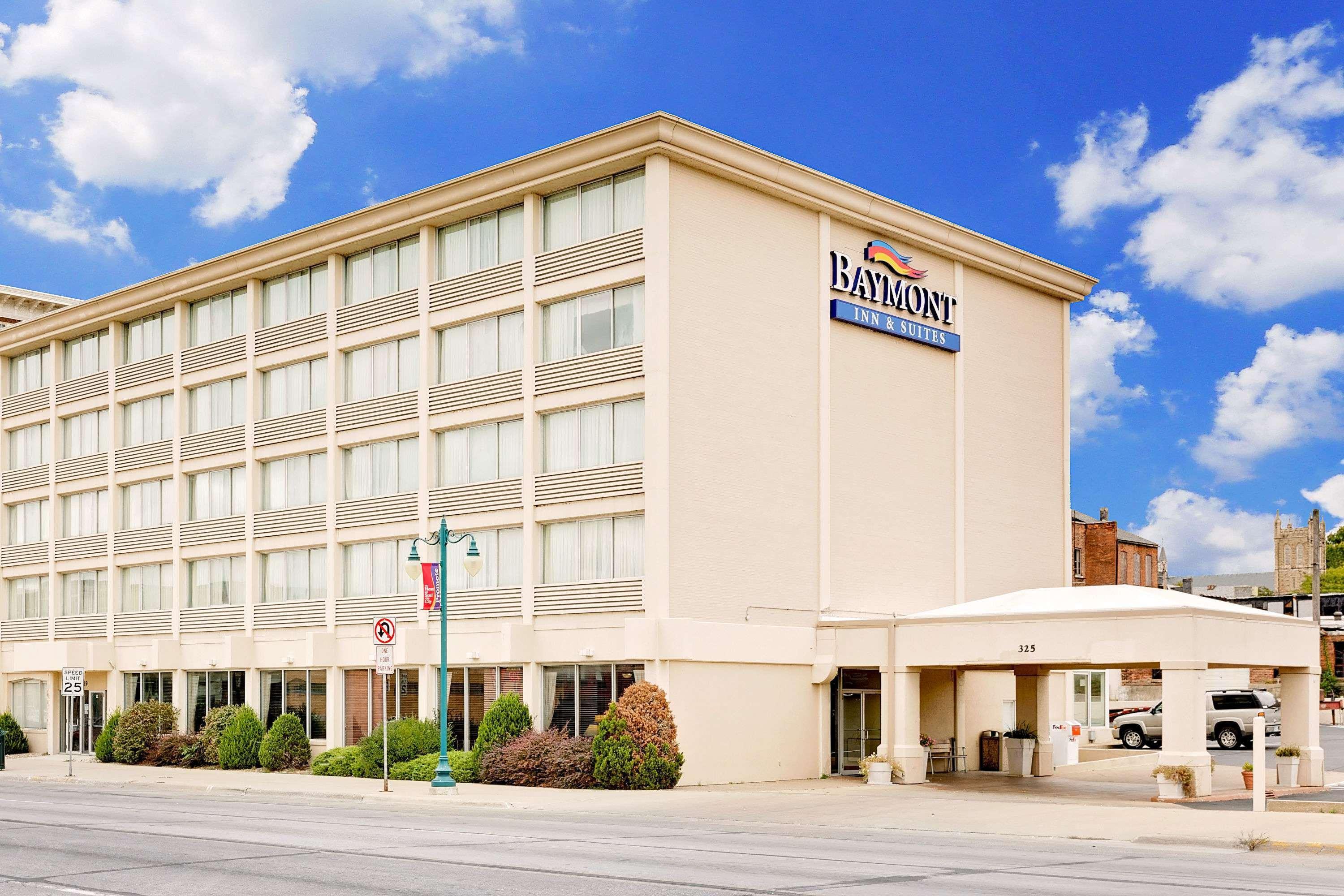 Baymont By Wyndham Keokuk Hotel Exterior photo