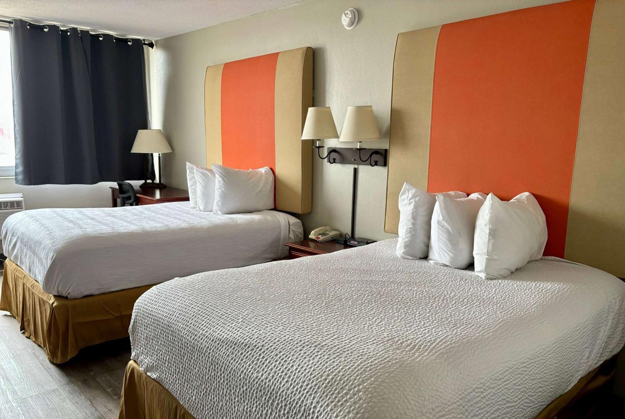 Baymont By Wyndham Keokuk Hotel Exterior photo