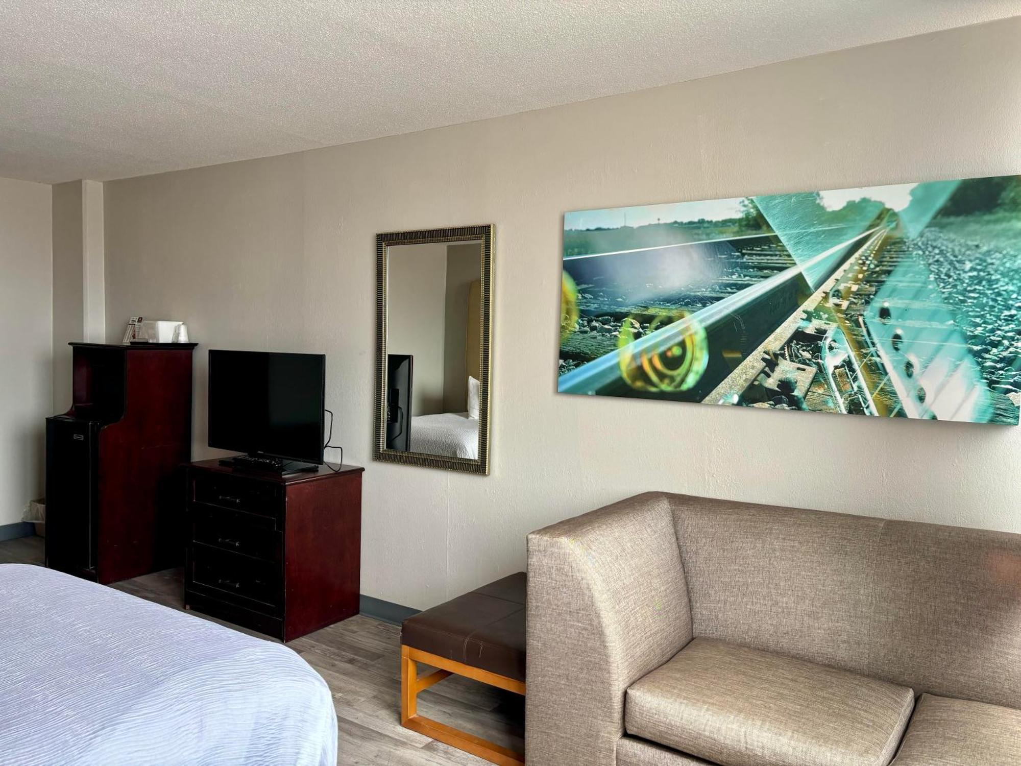 Baymont By Wyndham Keokuk Hotel Exterior photo